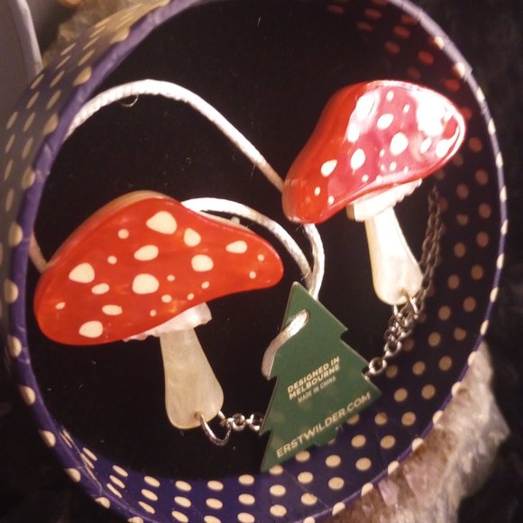 NIB 2020 The Spore The Merrier Erstwilder Double Brooch Cardigan - Picture 1 of 10